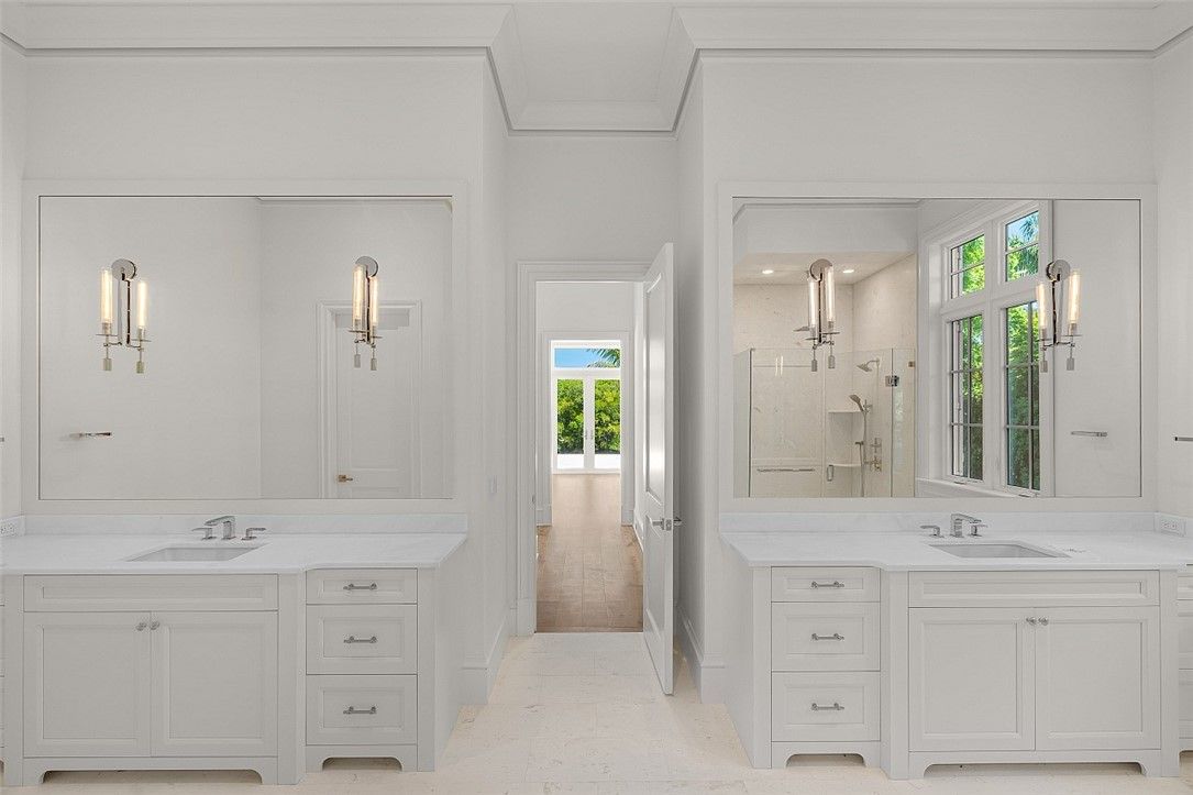 Bathroom, Dual Sink Vanities, Interior, Recessed Lighting