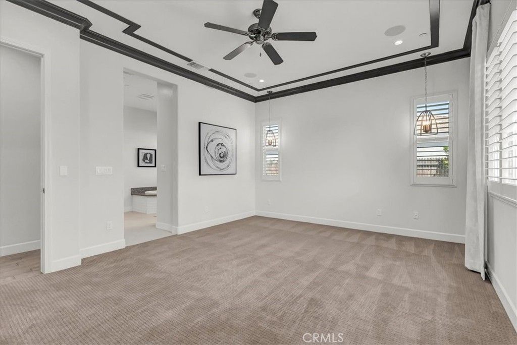 Empty room, Interior, Pendant Lights, Recessed Lighting