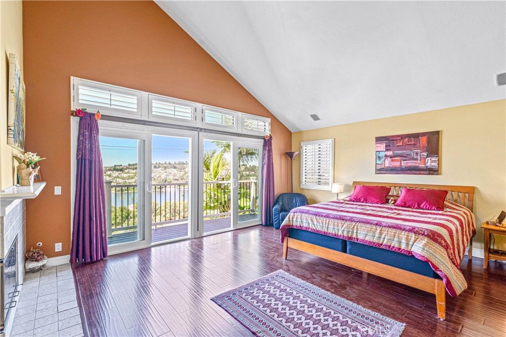 Bedroom, Fireplace, Interior, Water, Wood Texture Flooring