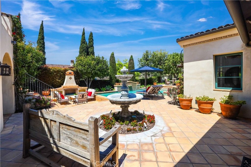 Exterior, Fireplace, Pool