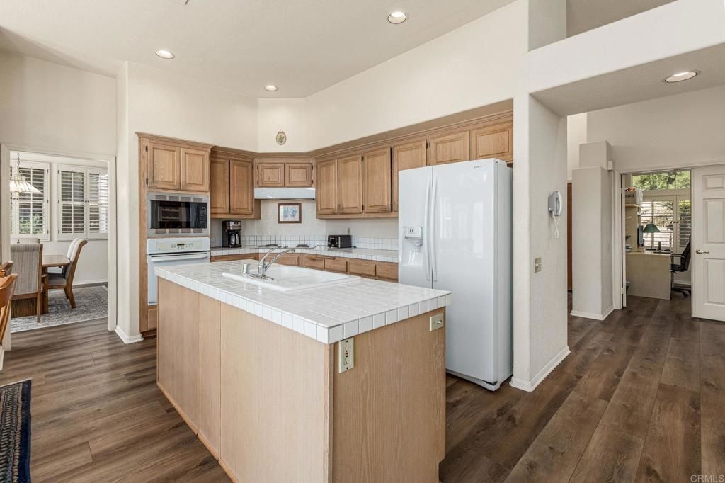 Dining room, Interior, Kitchen, Recessed Lighting, Tile Countertops, Wood Texture Flooring