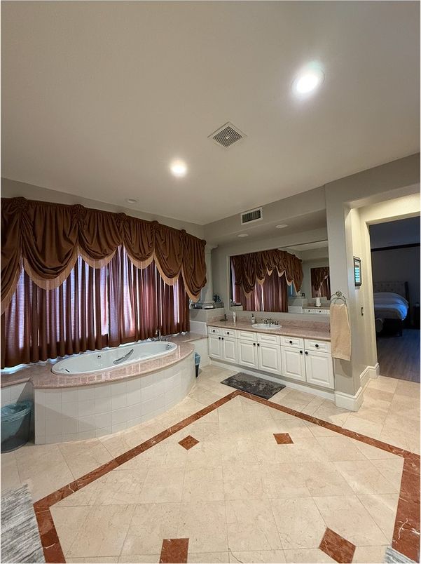 Bathroom, Interior, Recessed Lighting