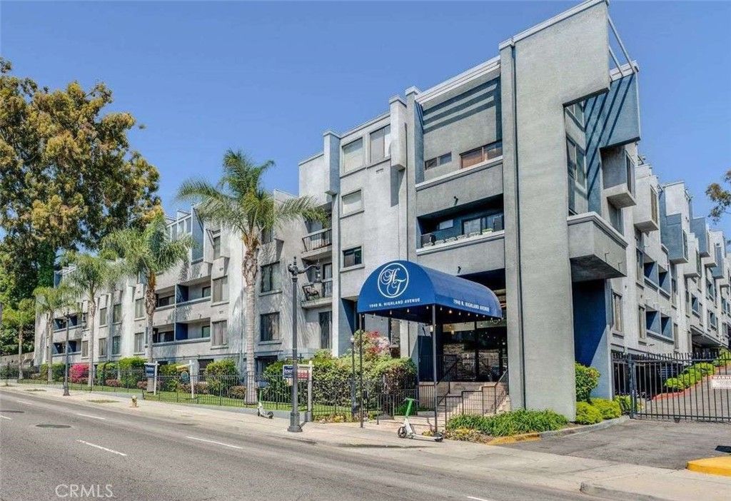 Exterior, Facade, Condo Building