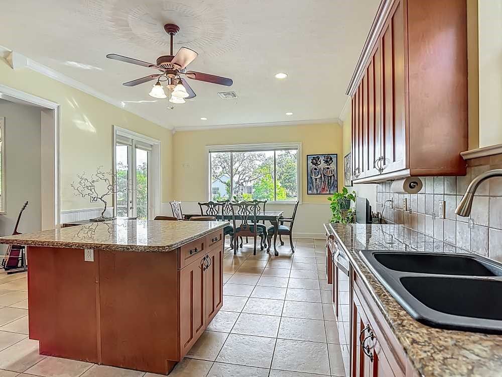 Dining room, Interior, Kitchen, Recessed Lighting