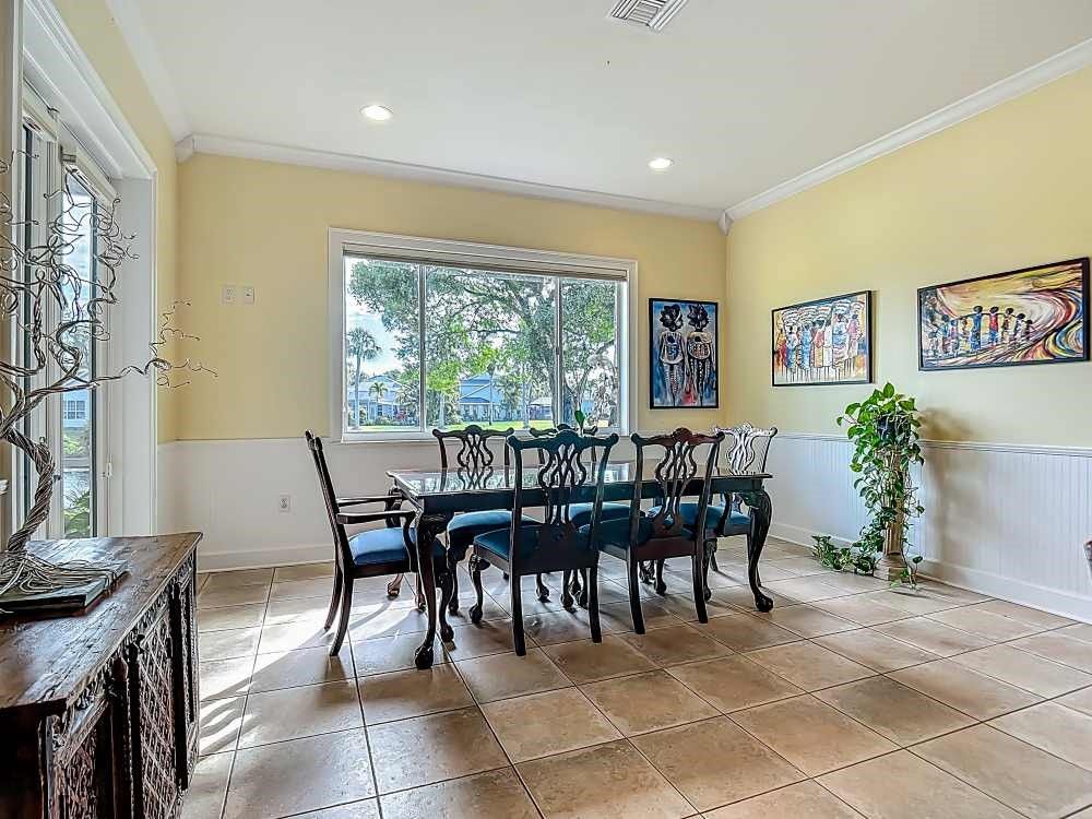 Dining room, Interior, Recessed Lighting