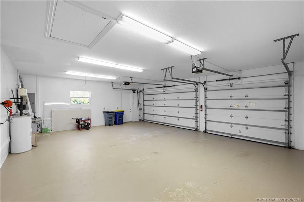 Garage, Interior