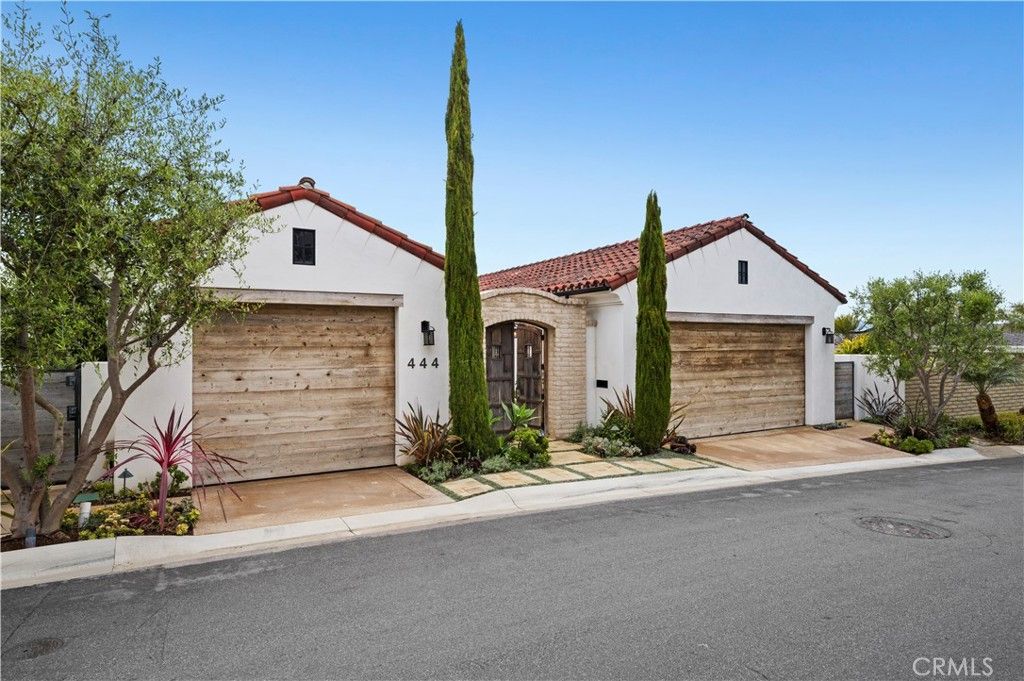 Attached, Exterior, Facade, Spanish Mediterranean