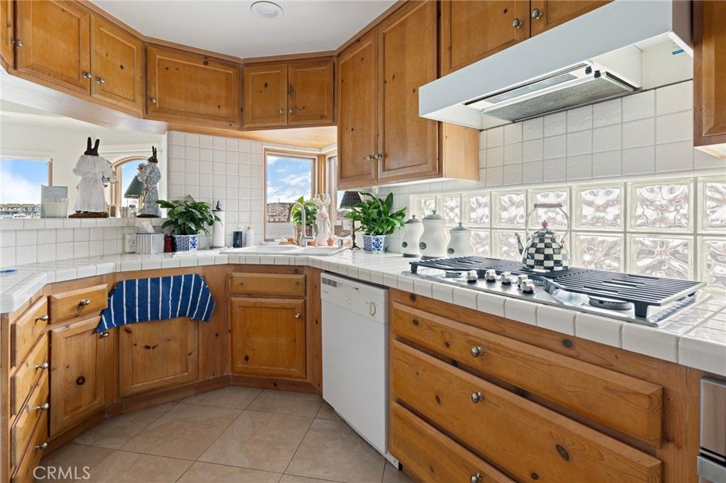 Interior, Kitchen, Tile Countertops
