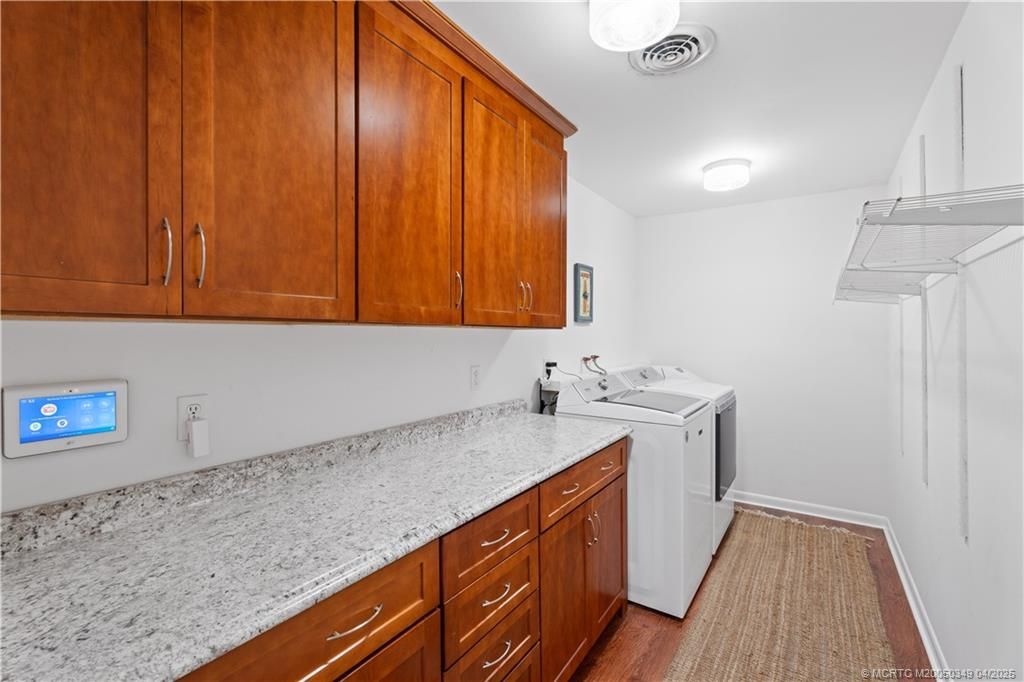 Interior, Washer, Wood Texture Flooring