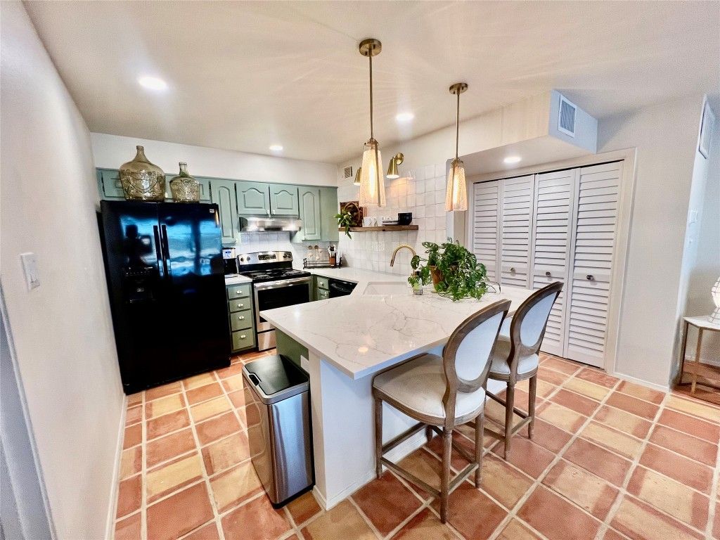 Interior, Kitchen, Pendant Lights, Recessed Lighting, Stainless Steel Appliances