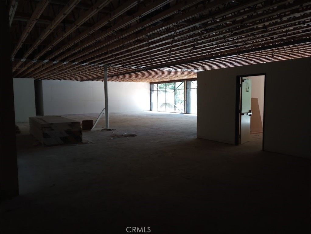 Empty room, Interior, Wooden Beams