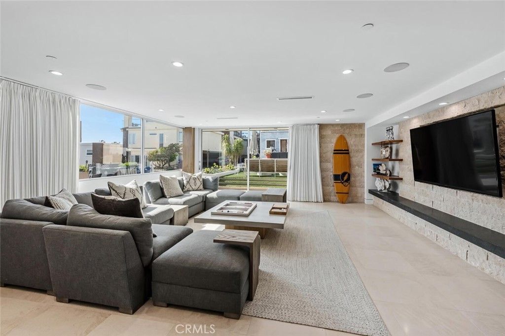 Fireplace, Interior, Living room, Recessed Lighting
