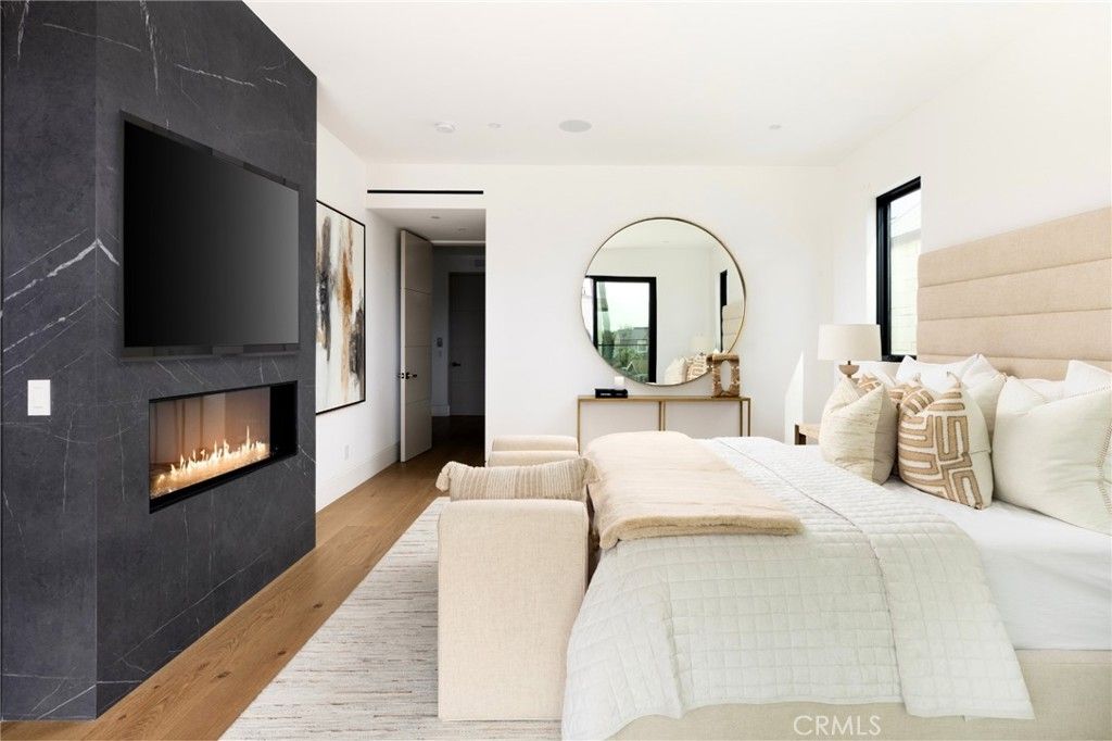 Bedroom, Fireplace, Interior, Recessed Lighting, Wood Texture Flooring
