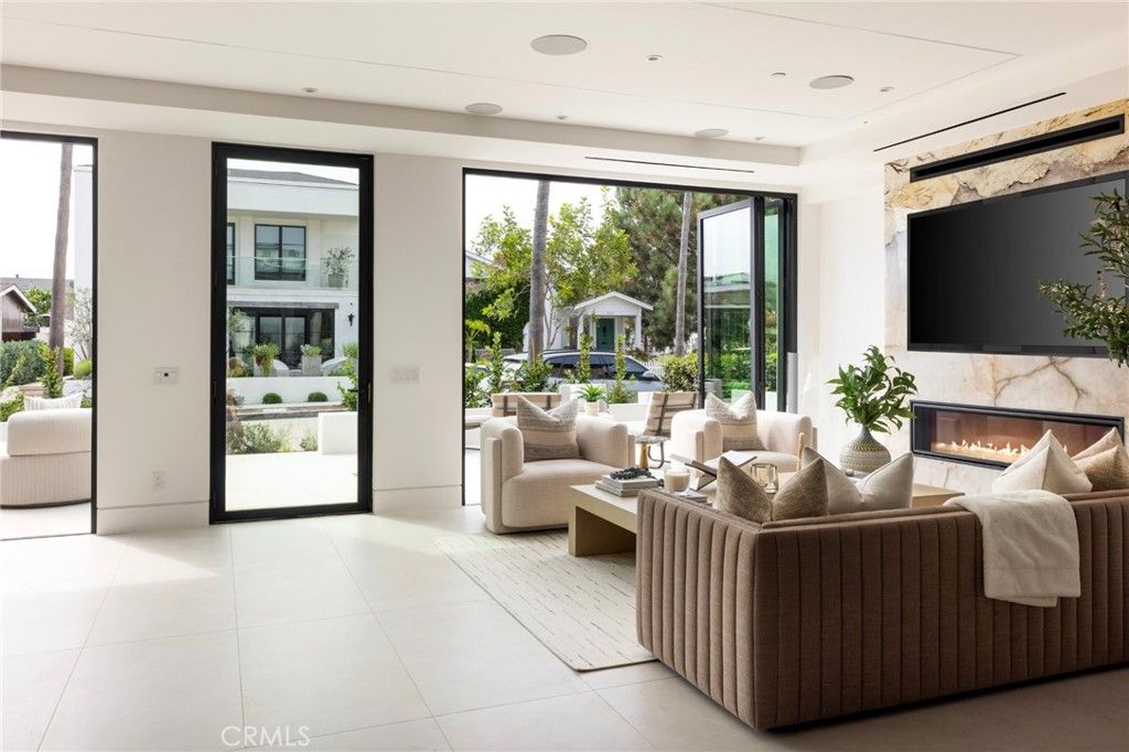 Fireplace, Interior, Living room, Recessed Lighting