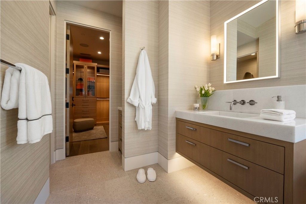 Bathroom, Dual Sink Vanities, Interior, Recessed Lighting, Walk-in Closets