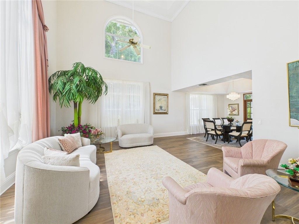 Chandelier, Dining room, Interior, Living room, Wood Texture Flooring