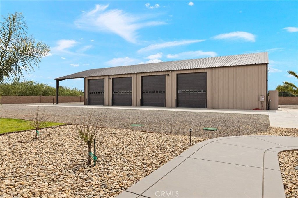Detached Garage, Exterior