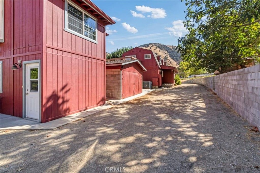 Detached Garage, Exterior
