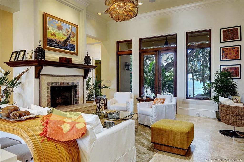 Fireplace, Interior, Living room, Pendant Lights, Recessed Lighting