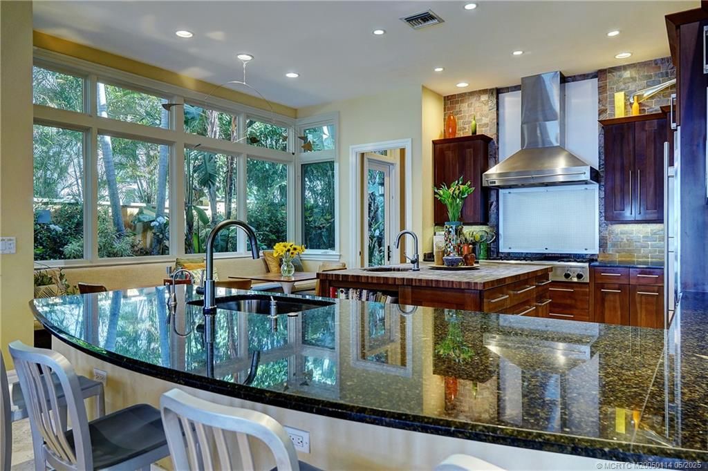 Dining room, Interior, Kitchen, Recessed Lighting, Stainless Steel Appliances