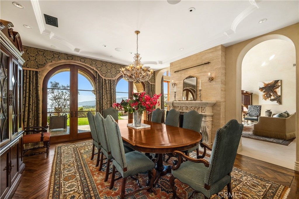 Chandelier, Dining room, Fireplace, Interior, Recessed Lighting, Water, Wood Texture Flooring