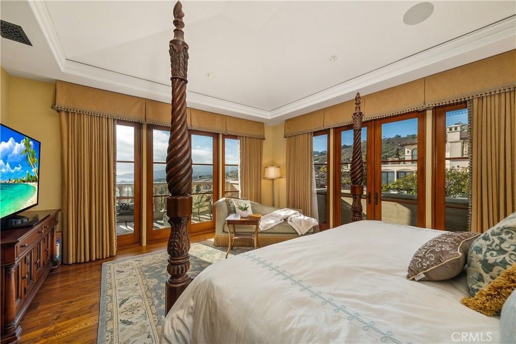 Bedroom, Interior, Water, Wood Texture Flooring