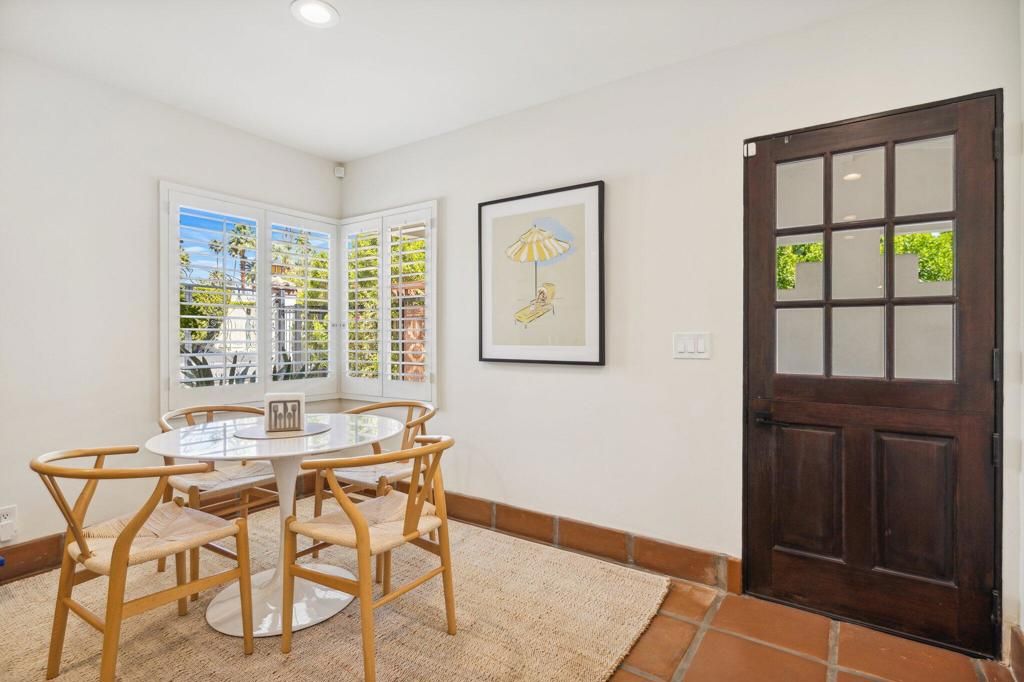 Dining room, Interior, Recessed Lighting