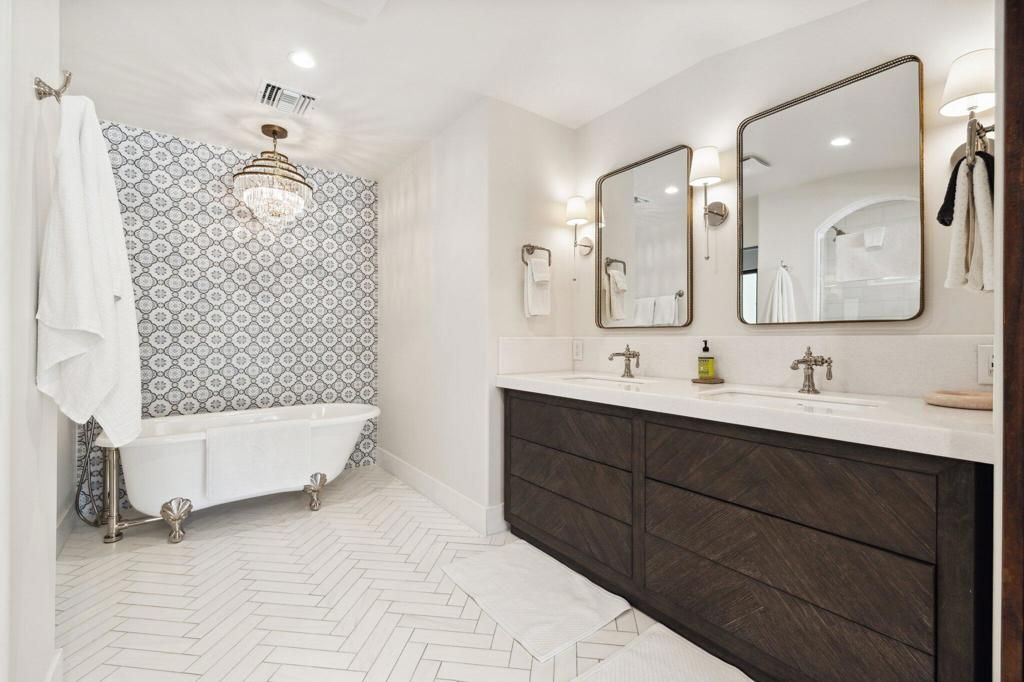 Bathroom, Chandelier, Dual Sink Vanities, Free Standing Baths, Interior, Recessed Lighting