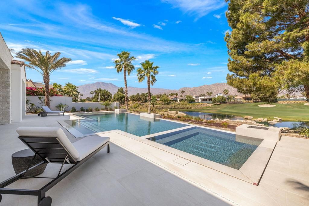 Exterior, Pool, Water
