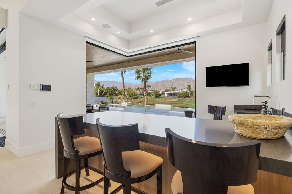 Dining room, Interior, Recessed Lighting