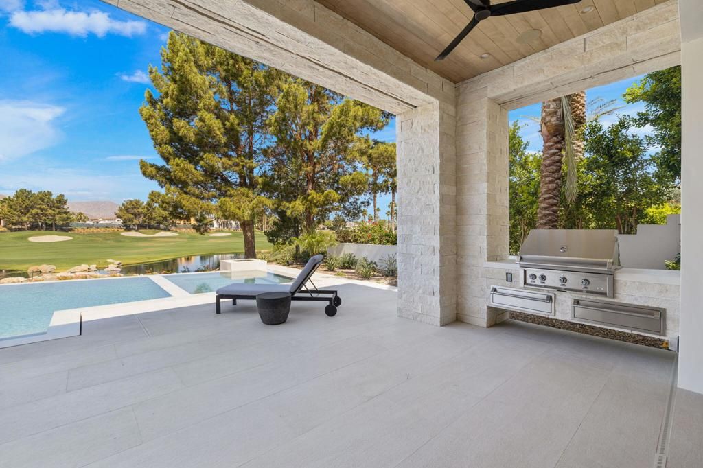 Exterior, Pool, Water