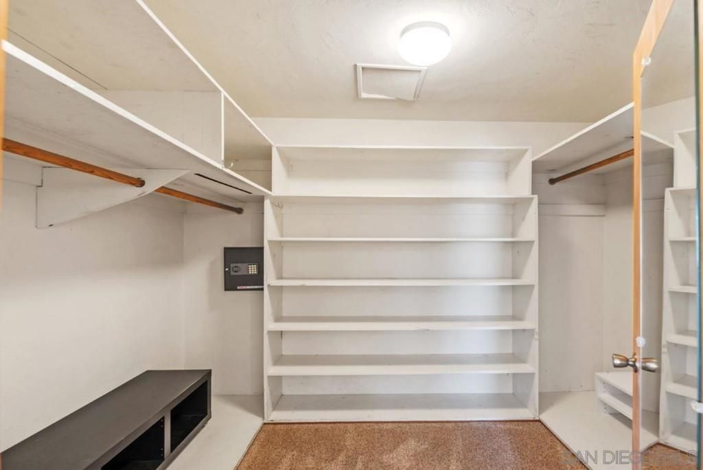 Interior, Walk-in Closets