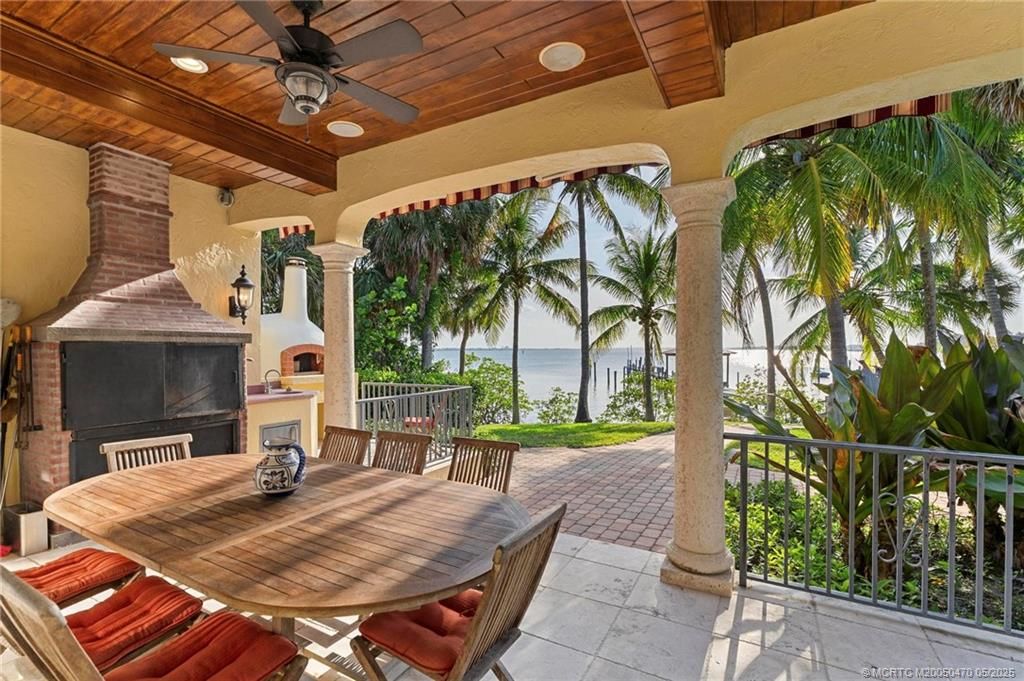 Exterior, Fireplace, Water