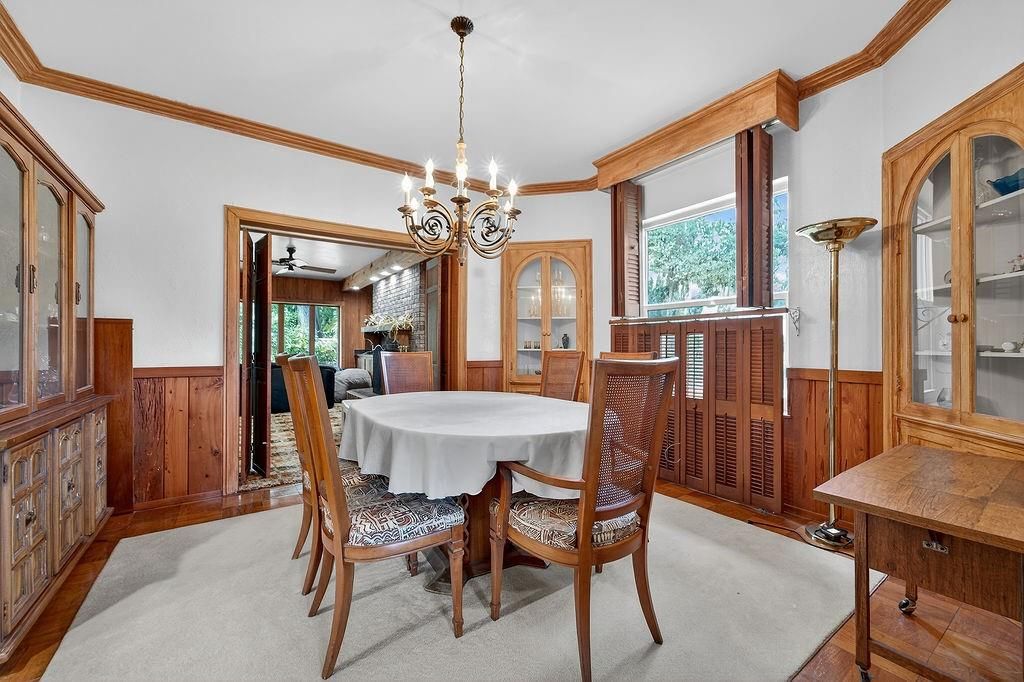 Chandelier, Dining room, Interior