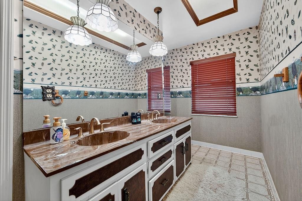 Bathroom, Interior, Pendant Lights