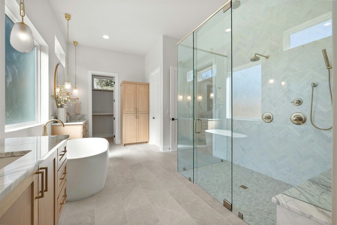 Bathroom, Free Standing Baths, Glass Shower, Interior, Pendant Lights, Recessed Lighting