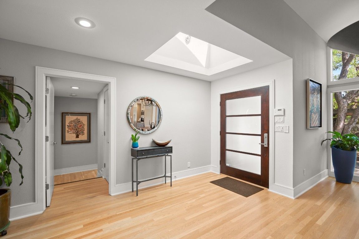Interior, Recessed Lighting, Wood Texture Flooring