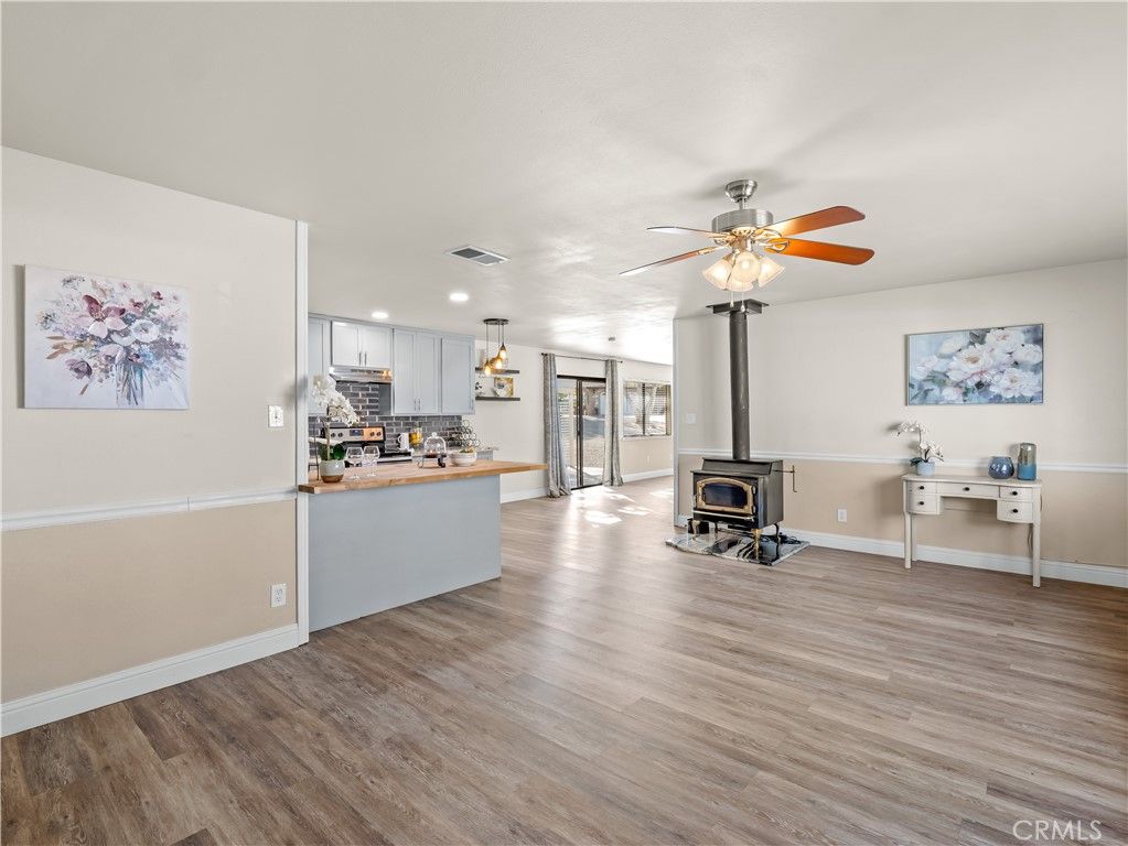 Fireplace, Interior, Kitchen, Pendant Lights, Recessed Lighting, Wood Texture Flooring