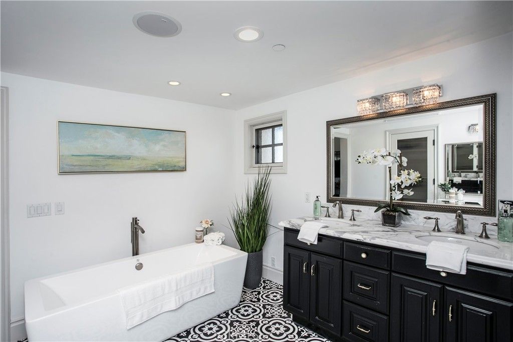 Bathroom, Dual Sink Vanities, Free Standing Baths, Interior, Recessed Lighting