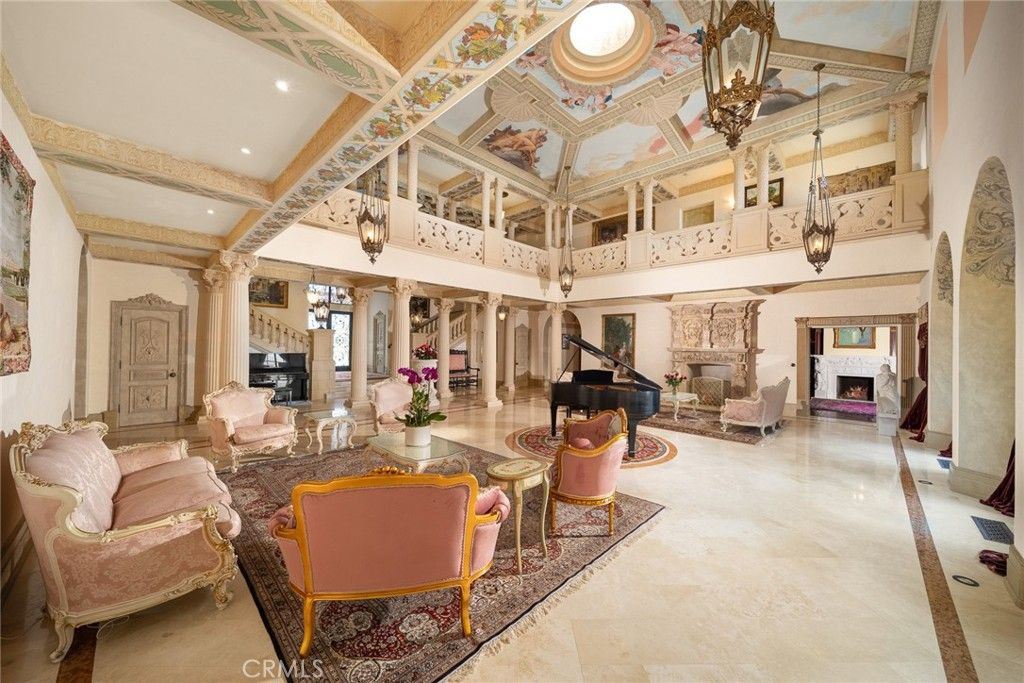 Fireplace, Interior, Living room, Piano, Recessed Lighting