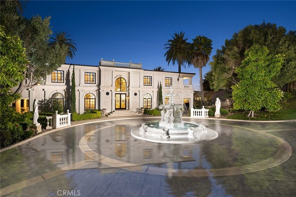 Backyard, Exterior, Facade, French Provincial