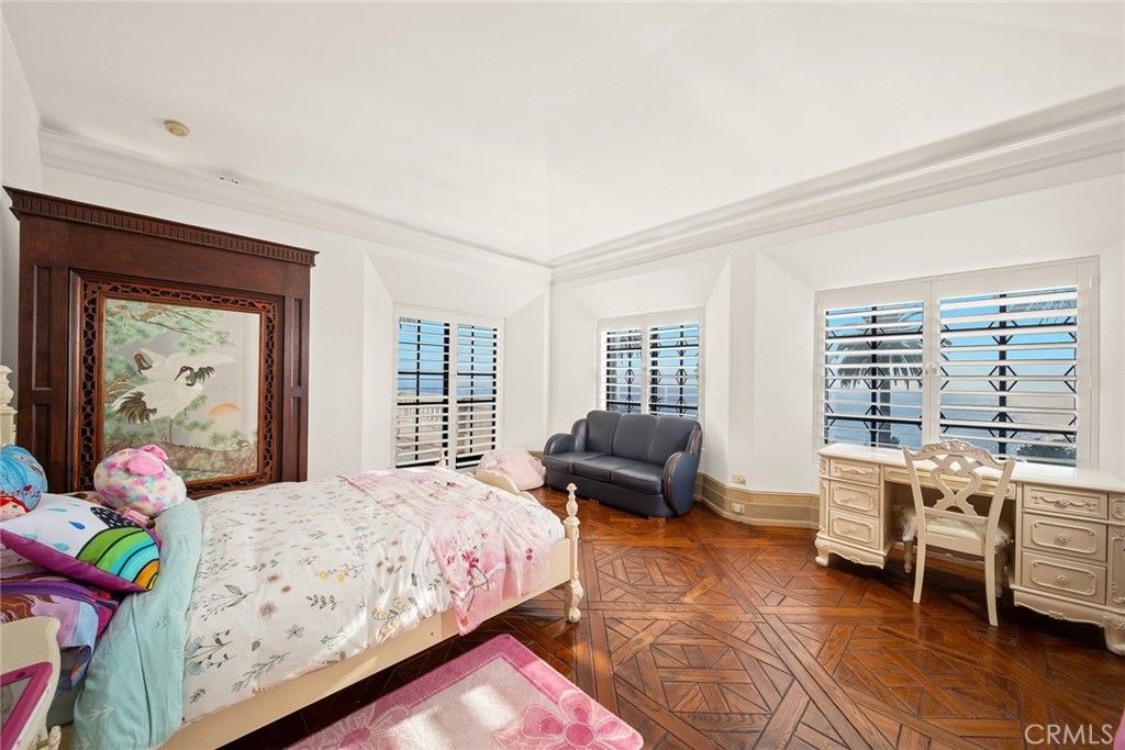 Bedroom, Interior, Water, Wood Texture Flooring