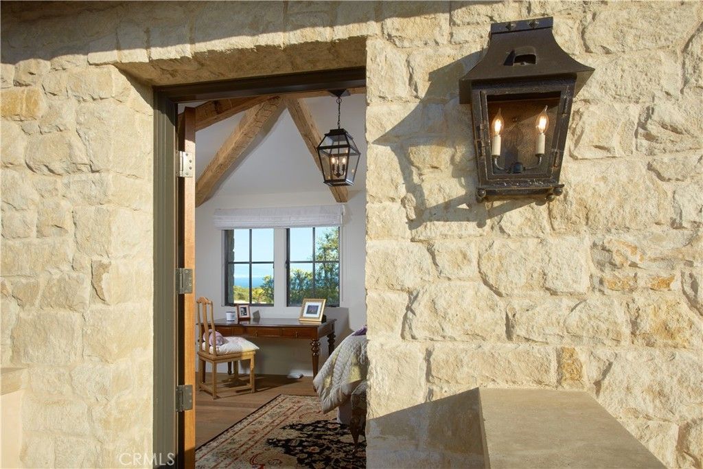 Interior, Pendant Lights, Stone Walls