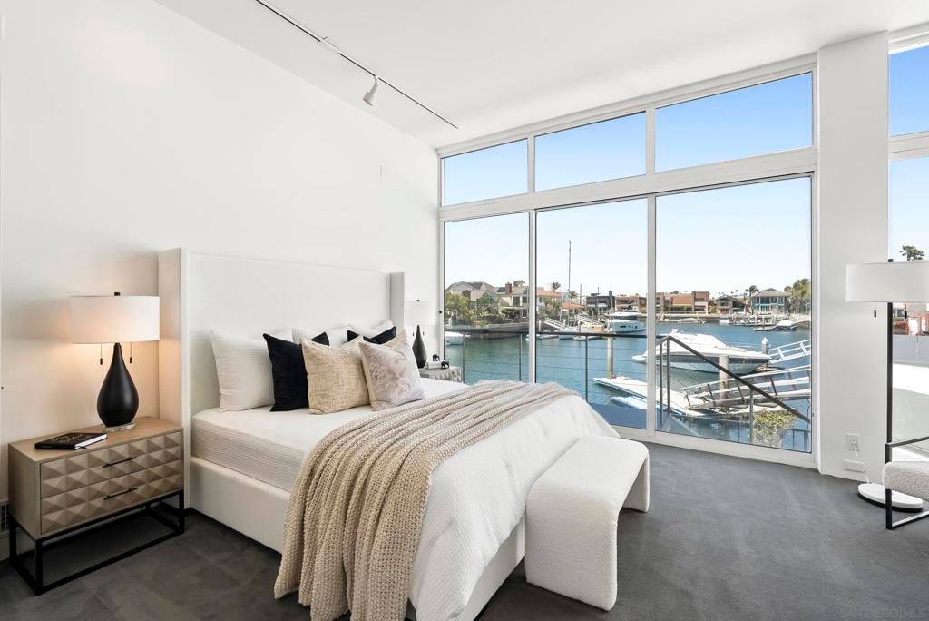 Bedroom, Interior, Water