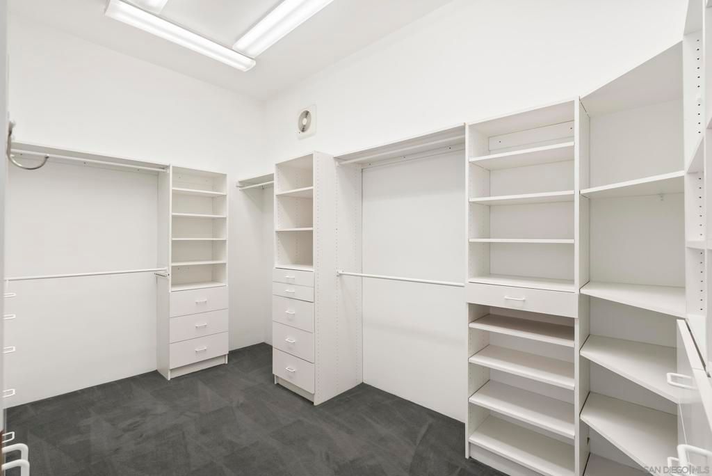 Interior, Walk-in Closets