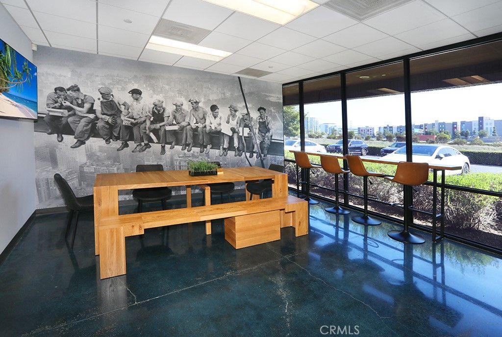 Dining room, Interior, Recessed Lighting