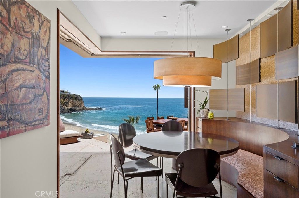 Dining room, Interior, Pendant Lights, Recessed Lighting, Water
