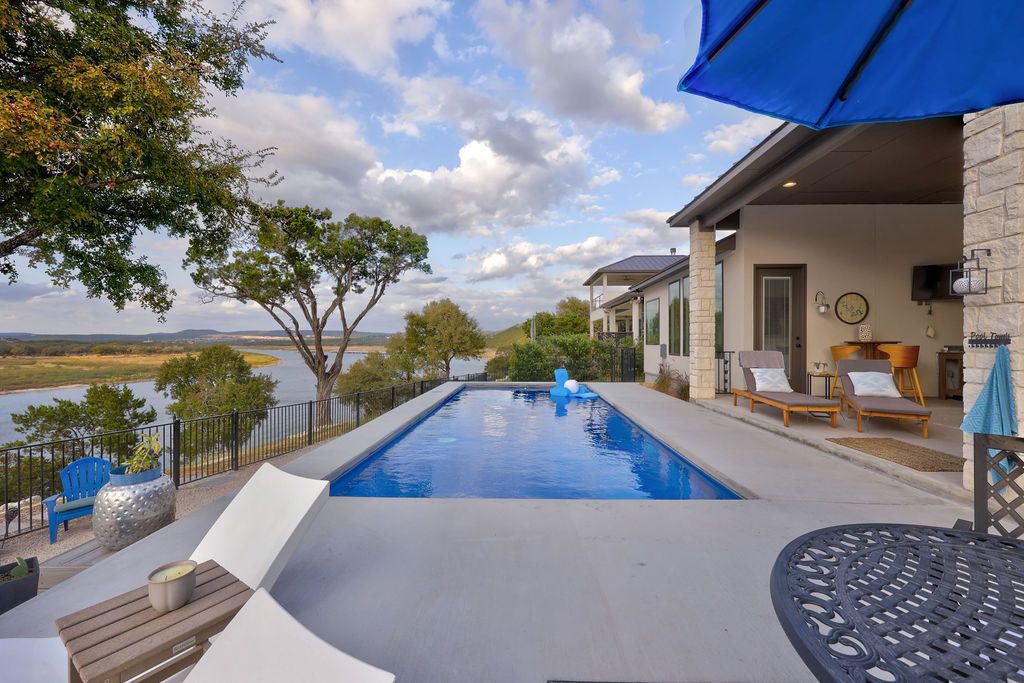 Exterior, Pool, Water