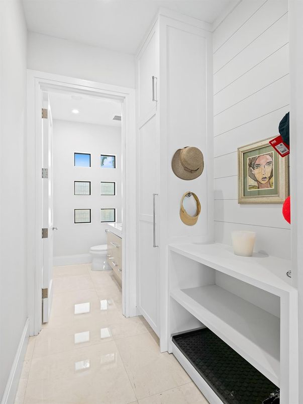 Bathroom, Interior, Recessed Lighting