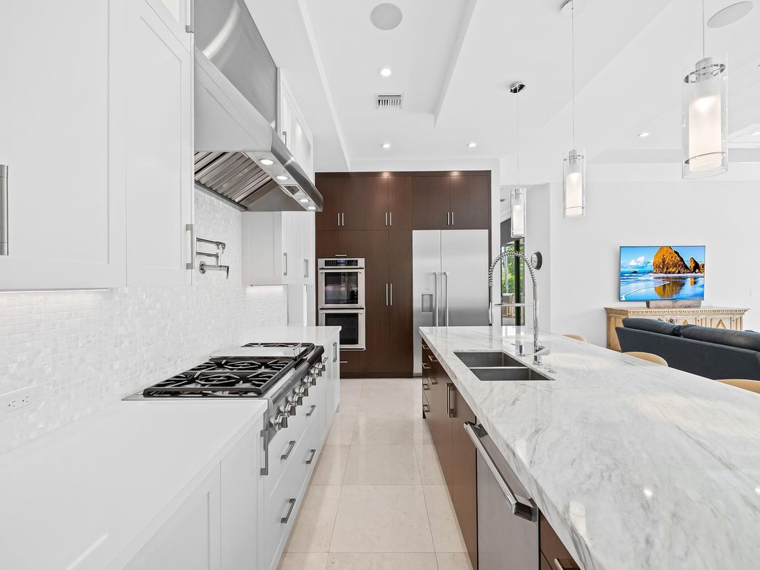 Interior, Kitchen, Pendant Lights, Recessed Lighting, Stainless Steel Appliances